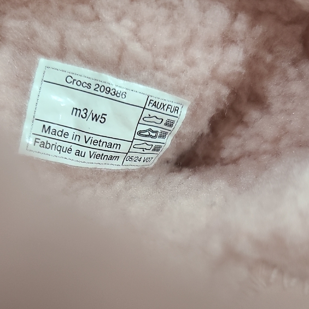 CROCS Women's Pink Fuzzy Slippers - Picture 9 of 9